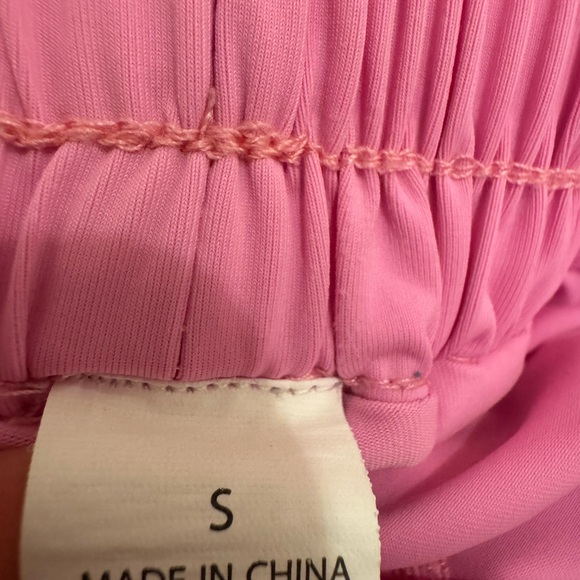 ✨ Women’s Pink Butterfly Shorts In Size Small - Picture 4 of 4